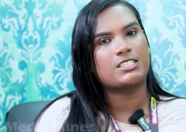 திருநங்கைகளோடு '3Some' வைத்துக்கொள்ளும் கணவன் மனைவி...அவன் பொண்டாட்டிக்கு நாங்க பண்ணணுமாம்