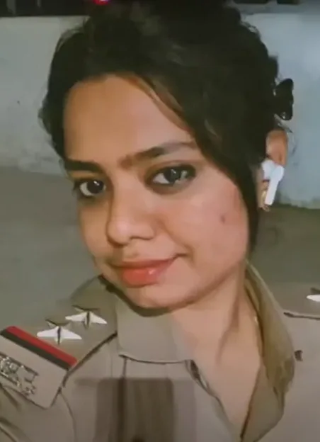 “இதை அமுக்கி பாரு..” லீக் ஆன பெண் காவல் ஆய்வாளரின் புதிய வீடியோ!