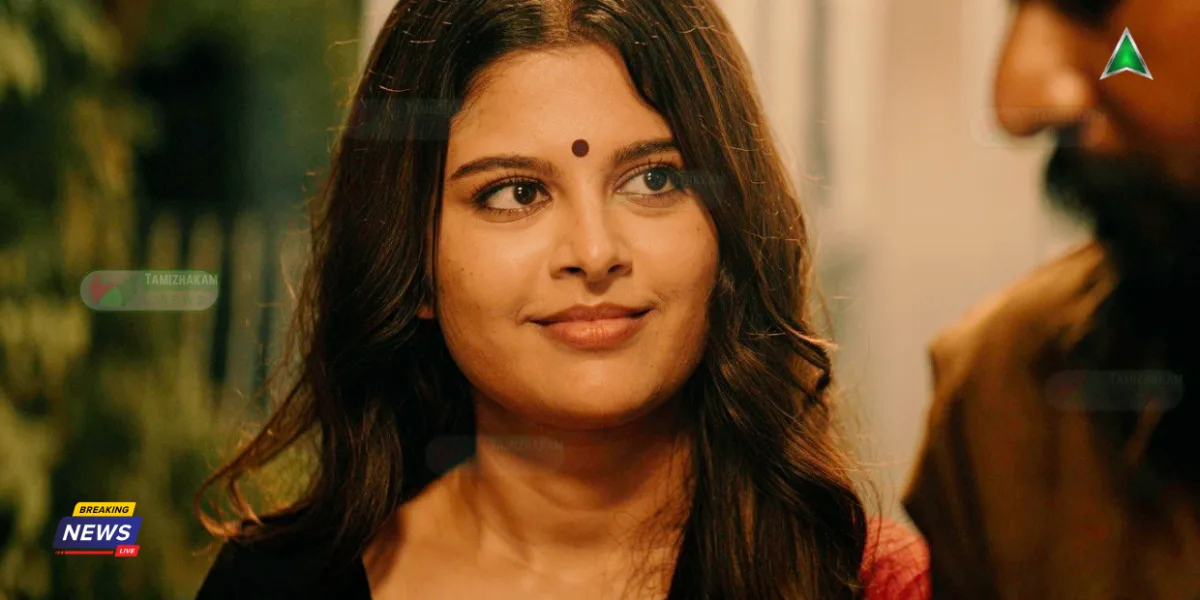 குட்டியூண்டு நீச்சல் உடையில் லப்பர் பந்து ஹீரோயின்! அதை கேட்டால் கோபம் வந்துடும்.. திணறும் இளசுகள்!