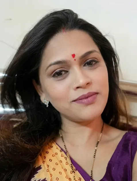 வீடு முழுக்க காண்டம் பாக்கெட்!! பிள்ளைகள் வெளியே விளையாடச் சொல்லிவிட்டு, கள்ளக்காதலனுடன் படுத்த மனைவி